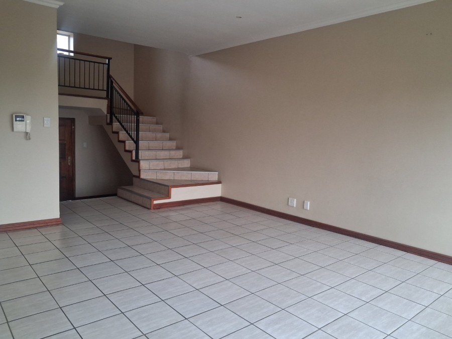 To Let 3 Bedroom Property for Rent in Pentagon Park Free State